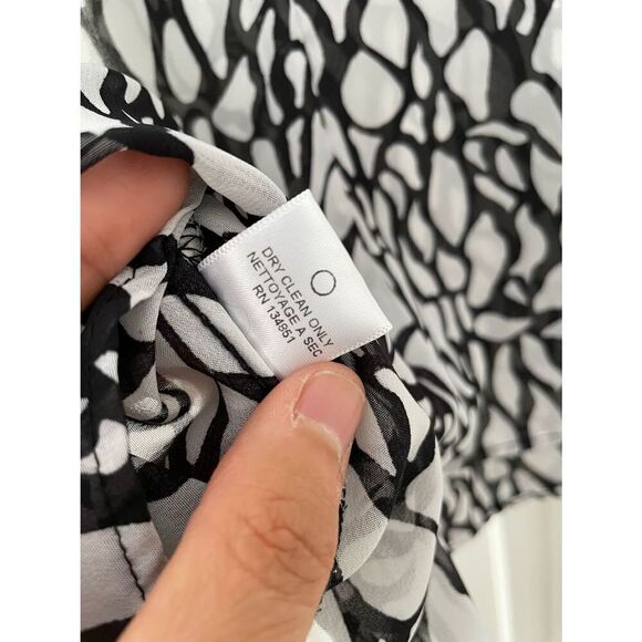 Wayf lightweight white with black animal print tank S - Picture 5 of 5